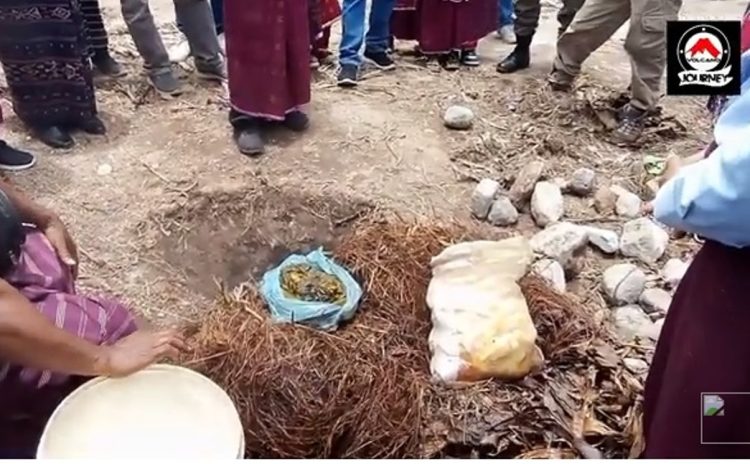 Menikmati Wisata Unik Panas Bumi: Dapur Alam Atadei, Sensasi Memasak Tanpa Api di NTT