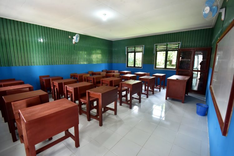 Paving Blok Ramah Lingkungan dari Material Pengeboran Panas Bumi, Percantik SDN Barusari Garut