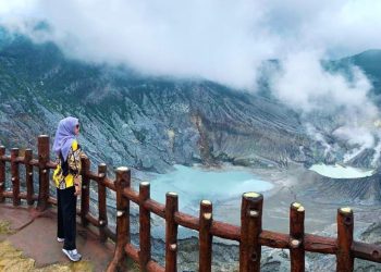 Wisata Panas Bumi Tangkuban Perahu: Fakta Unik Geologi dan Mitos Empat Larangan untuk Pengunjung
