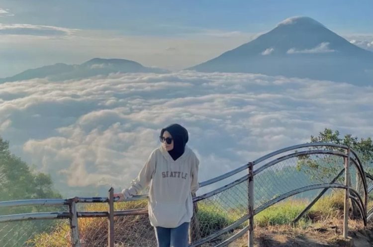 Bukit Sikunir, Penjaga Fajar di Lapangan Panas Bumi Dieng: Surga Sunrise dari Desa Tertinggi di Jawa