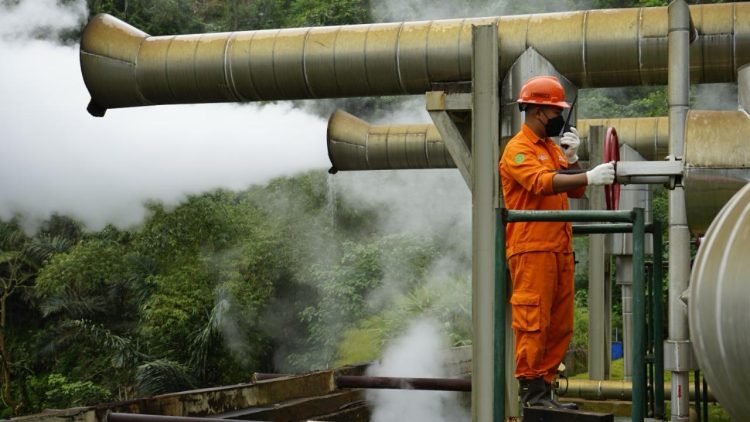 Panas Bumi Ulumbu Dorong Ekonomi Warga Manggarai dan Perluas Lapangan Kerja