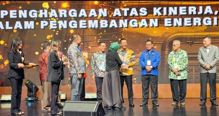 Bupati Madina Saipullah Nasution Raih Penghargaan IIGCE 2026, Dukung Panas Bumi dan UMKM Lokal