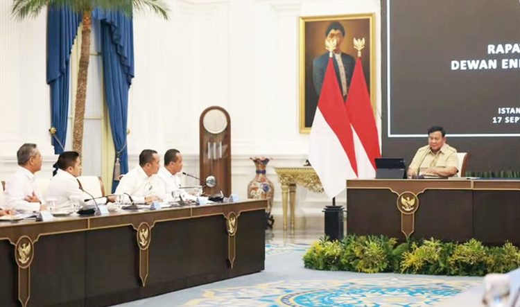 Seskab Teddy Ungkap Strategi Presiden Prabowo Wujudkan Kemandirian Energi Nasional